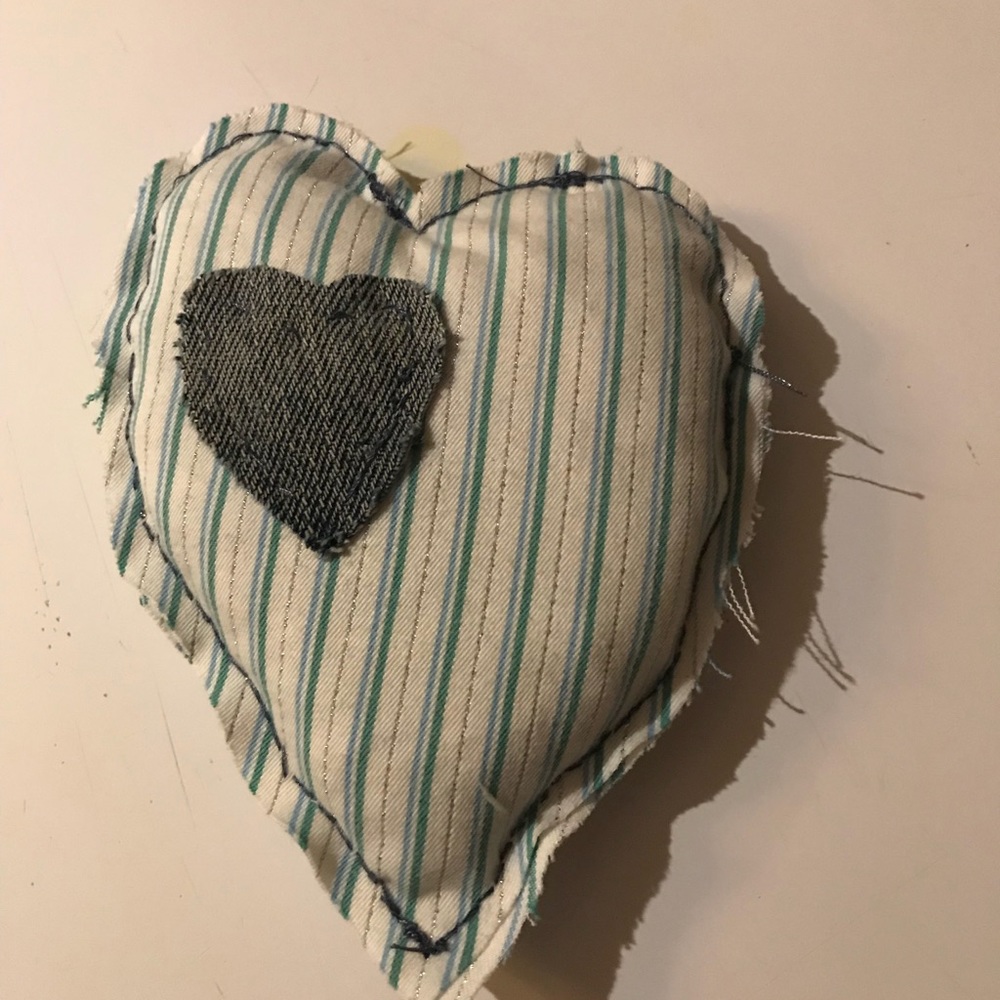 5 piece primitive 2 dolls,2 mini rag rugs ,1 heart - Picture 2 of 6
